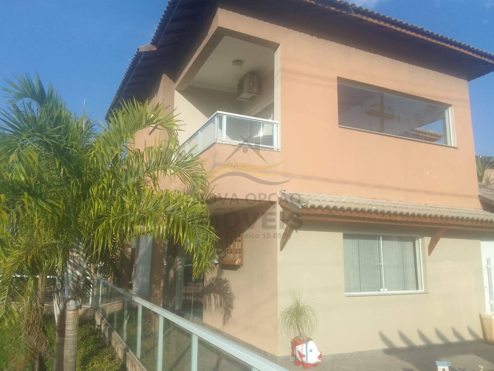 Casa à venda com 3 quartos, 220m² - Foto 2