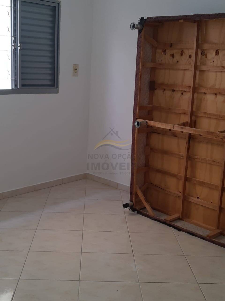 Casa à venda com 2 quartos, 70m² - Foto 11