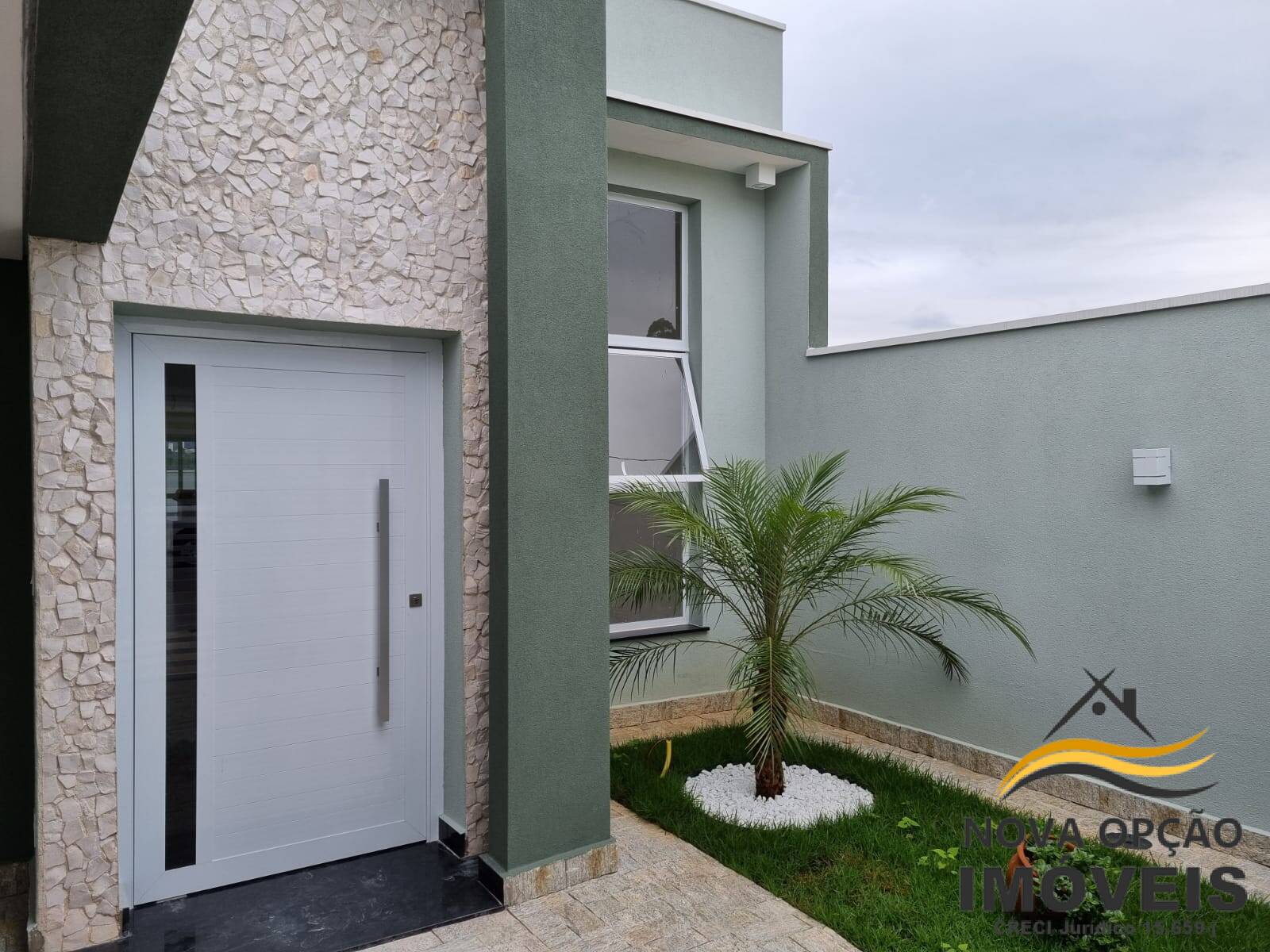 Casa à venda com 3 quartos, 162m² - Foto 1