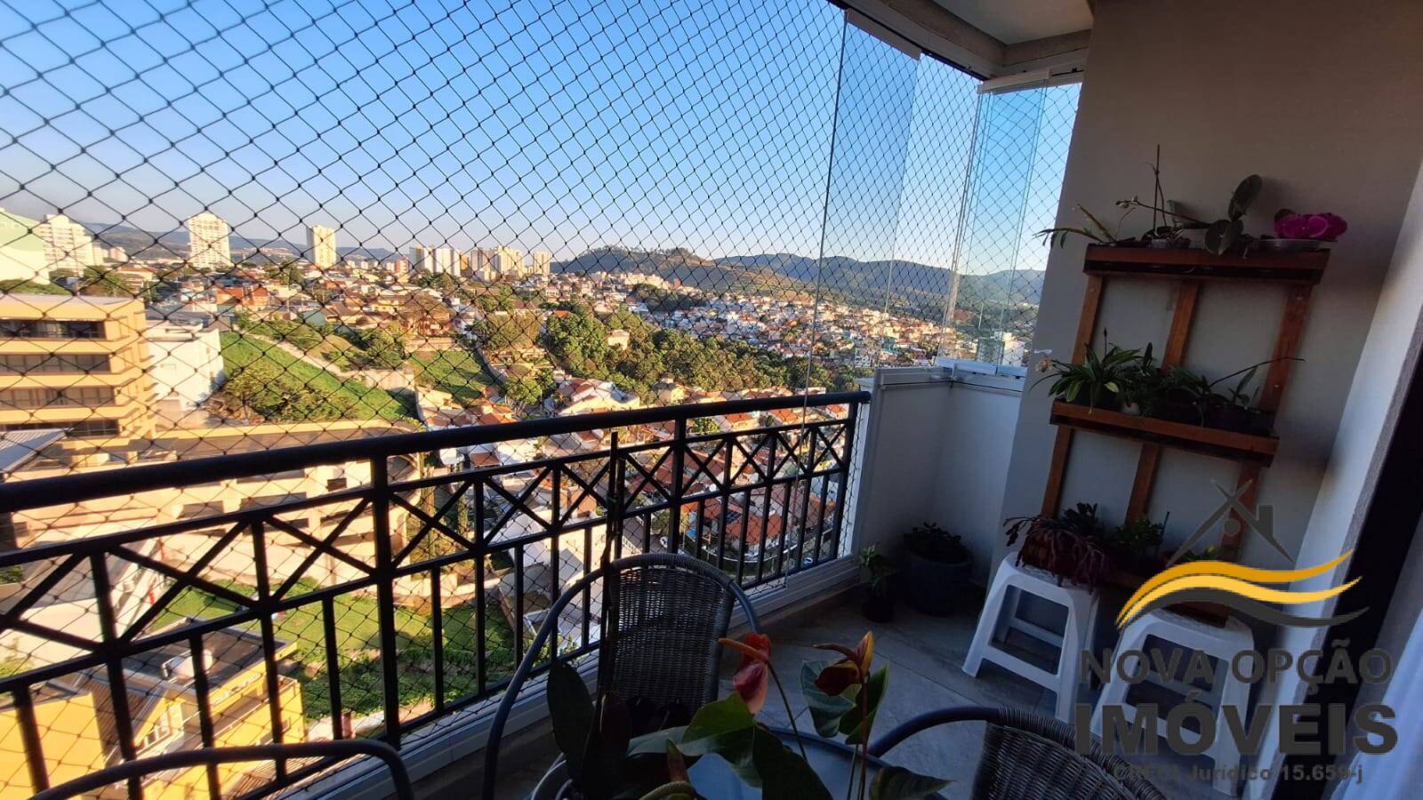 Apartamento à venda com 3 quartos, 94m² - Foto 3