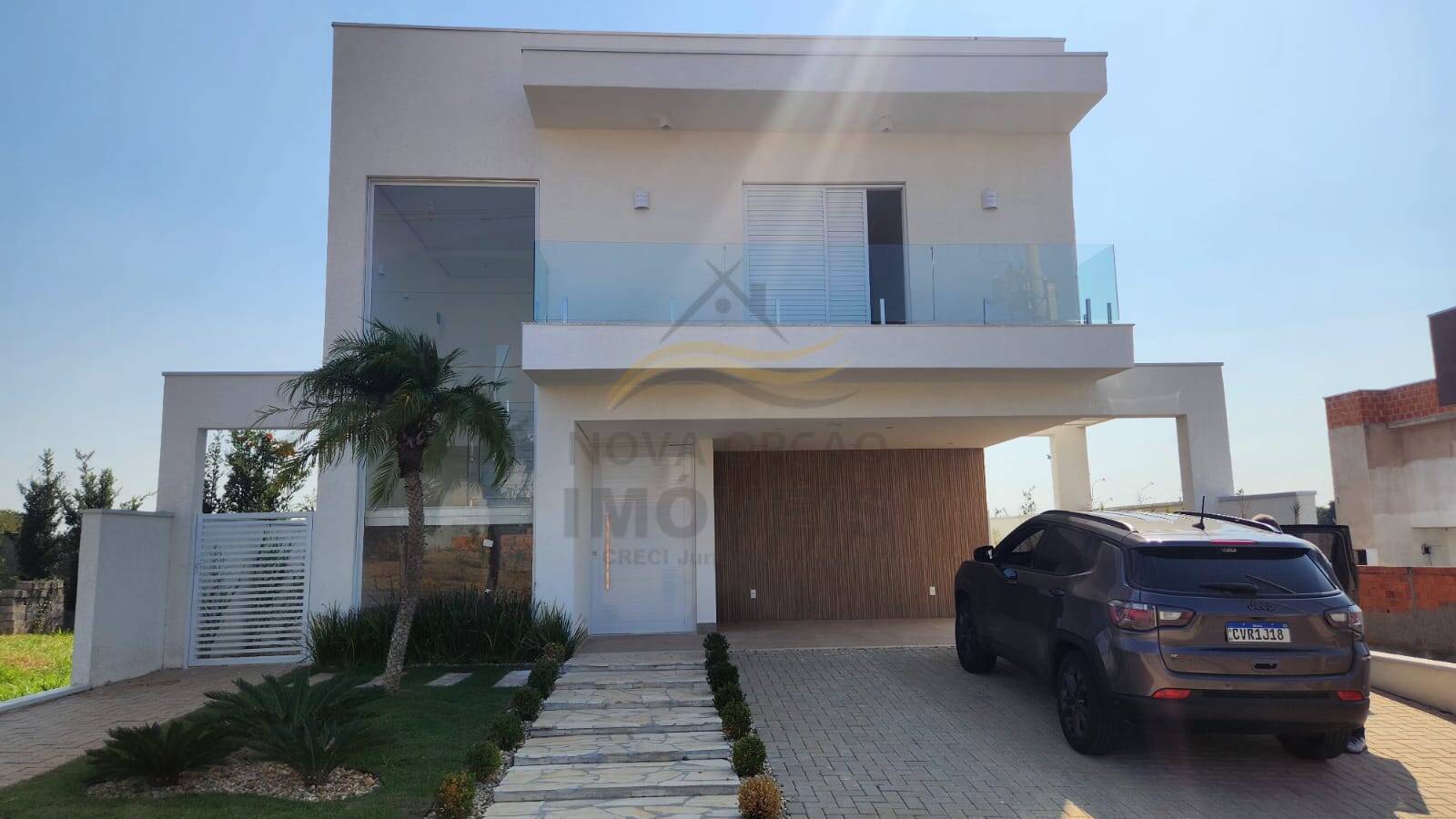 Casa à venda com 3 quartos, 201m² - Foto 1