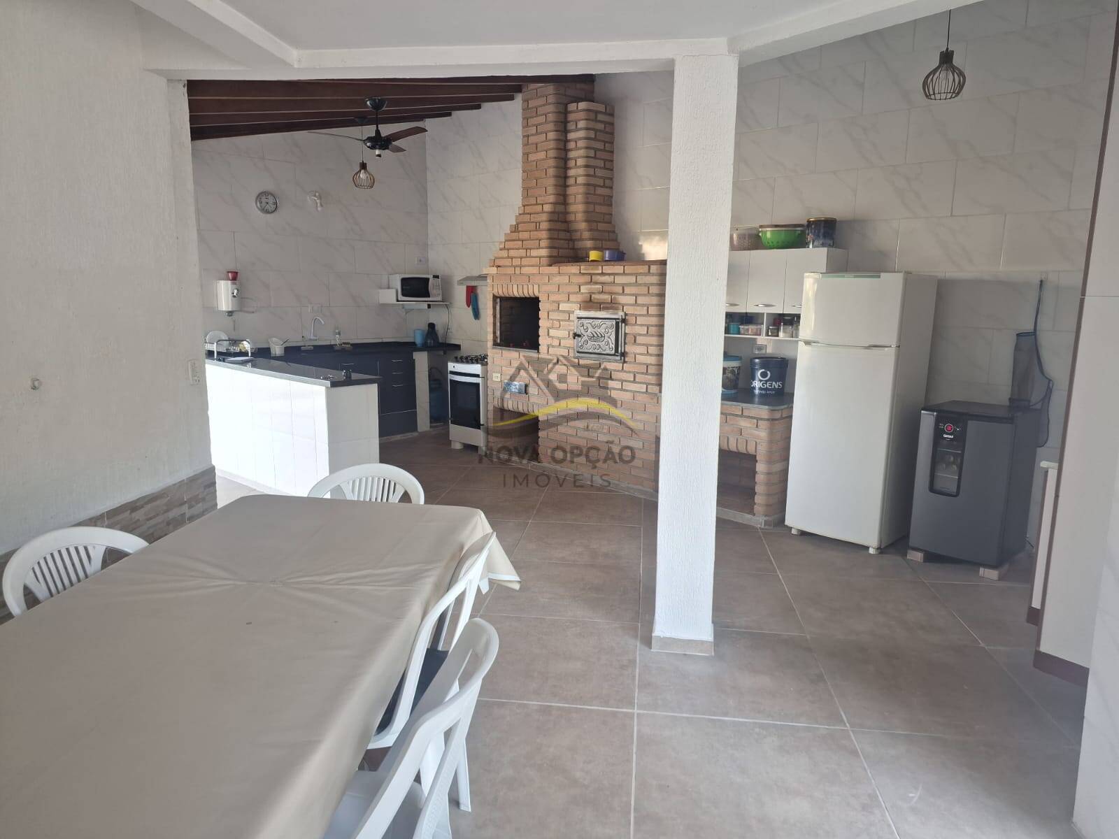 Casa à venda com 3 quartos, 330m² - Foto 9