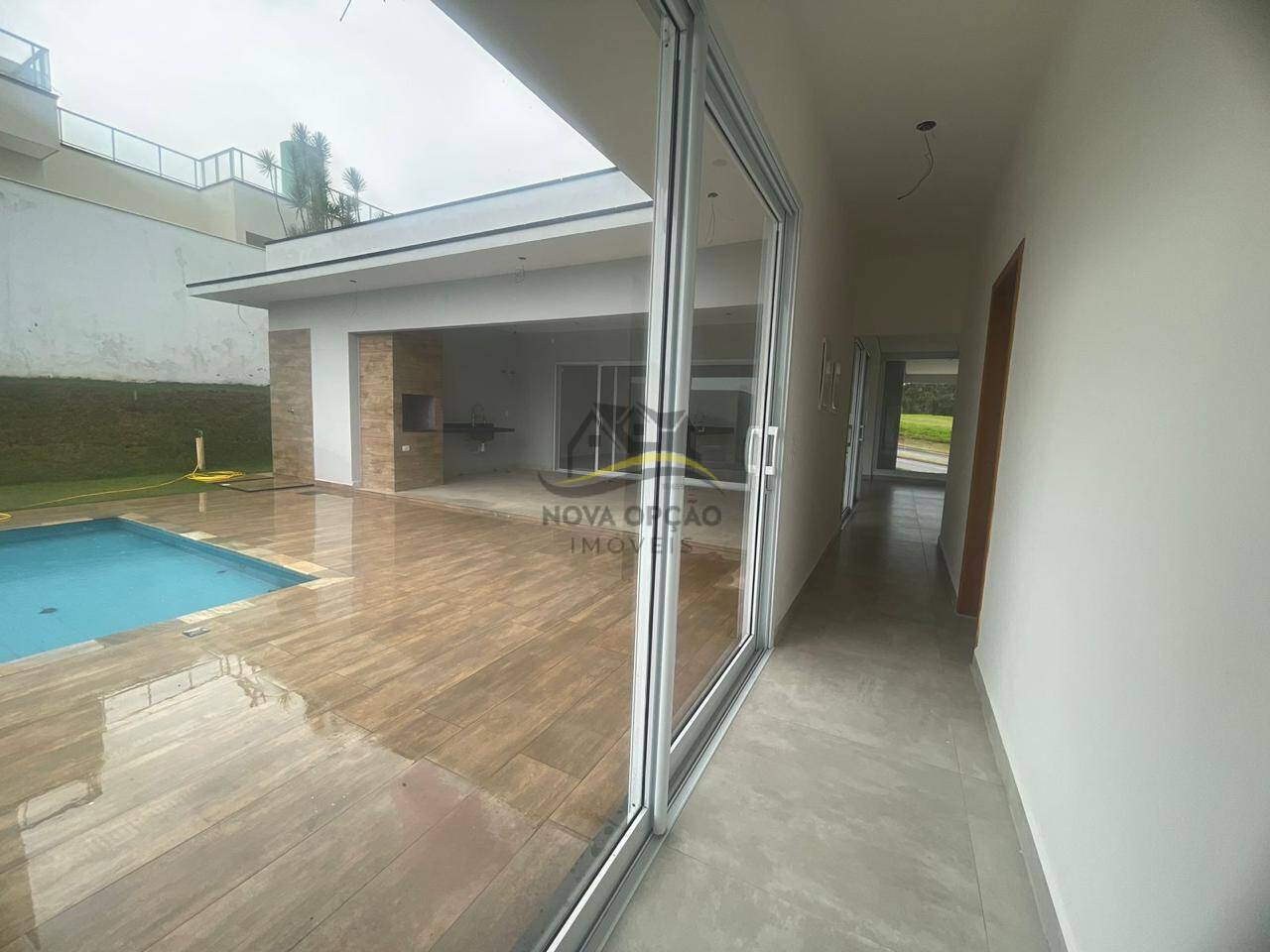 Casa de Condomínio à venda com 3 quartos, 317m² - Foto 1