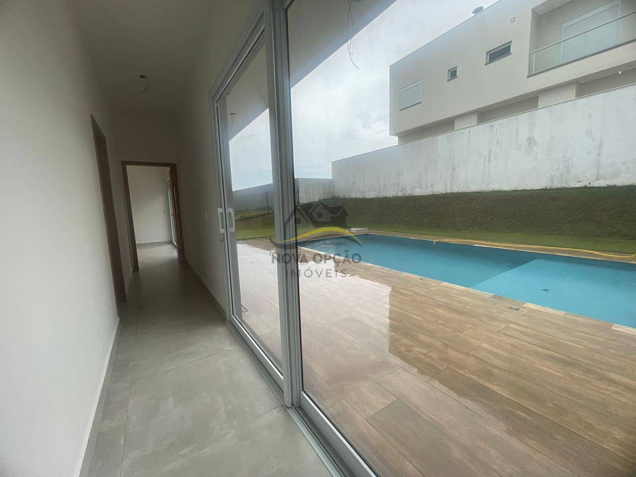 Casa de Condomínio à venda com 3 quartos, 317m² - Foto 4