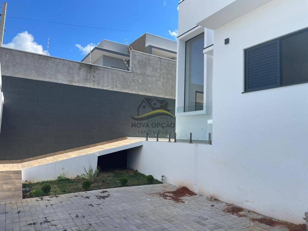 Casa à venda com 3 quartos, 126m² - Foto 4